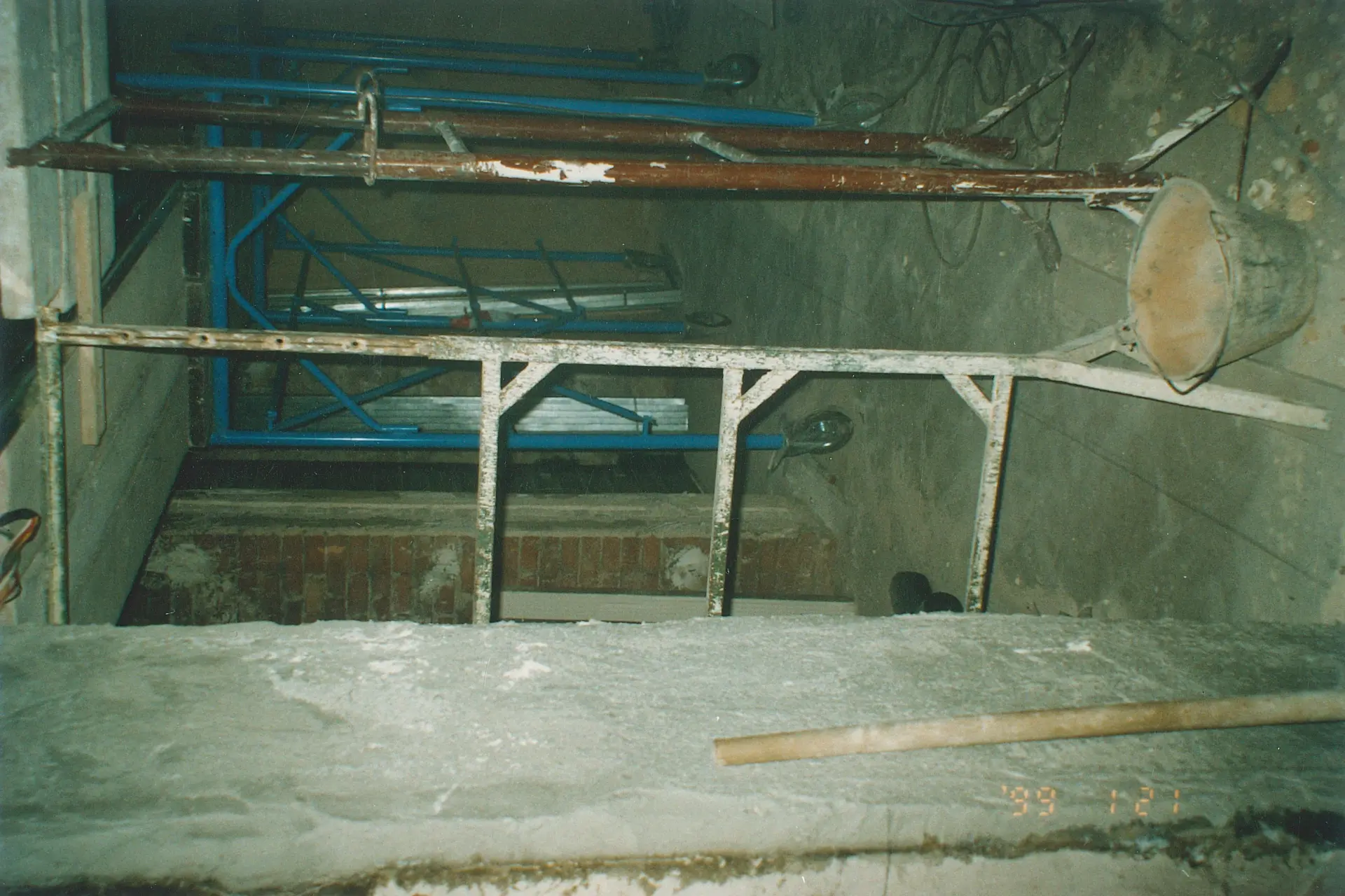 Ponteggi e attrezzature di cantiere, 1999